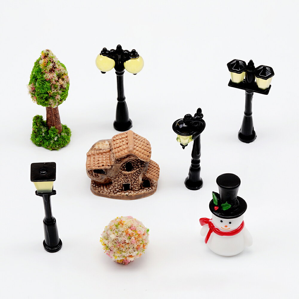 Rakuten - 即日発送！ミニチュア 街灯 あかり 電灯 装飾 小物 ドールハウス 樹脂パーツ 全4種（2ヶ）