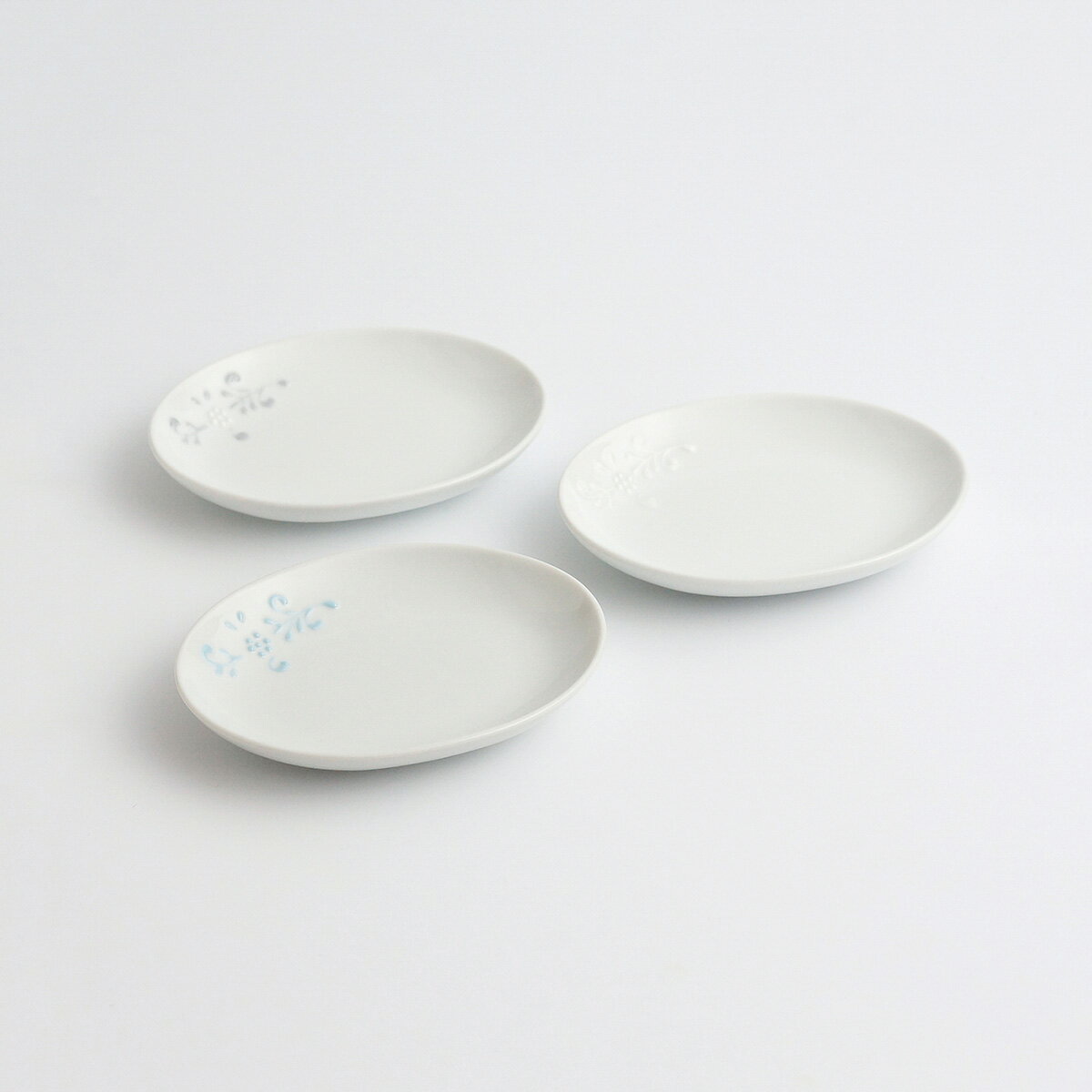 【30％OFF】【 スワトウ 楕円小皿 】 波佐見焼 一龍陶苑 手描き 皿 白い皿 だ円 ハンドメイド いちりゅう 結婚式の引出物やギフト！食器 おしゃれ 内祝い はさみやき 北欧 有田焼