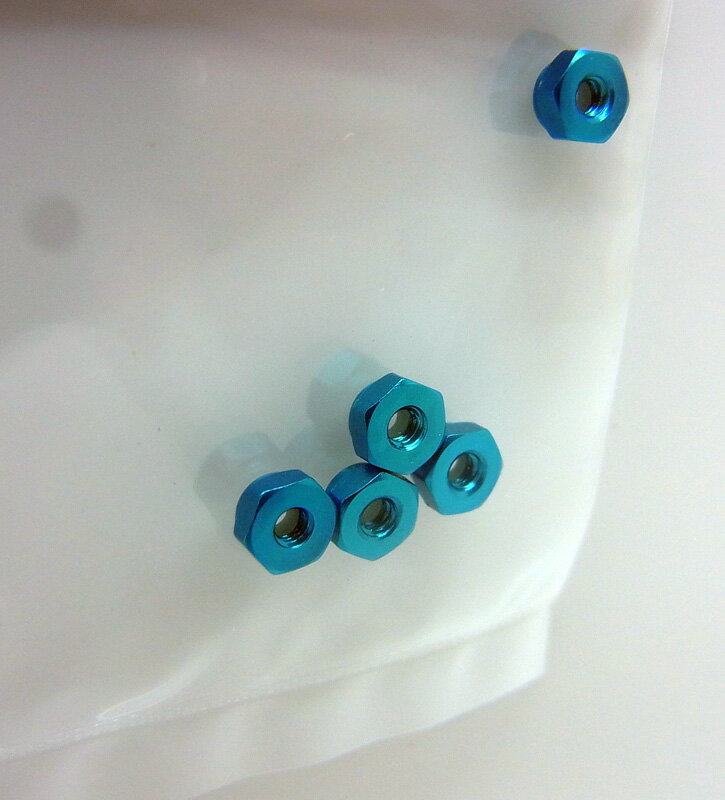 ミニ四駆 2mmアルミロックナット(ブルー5個...の紹介画像2