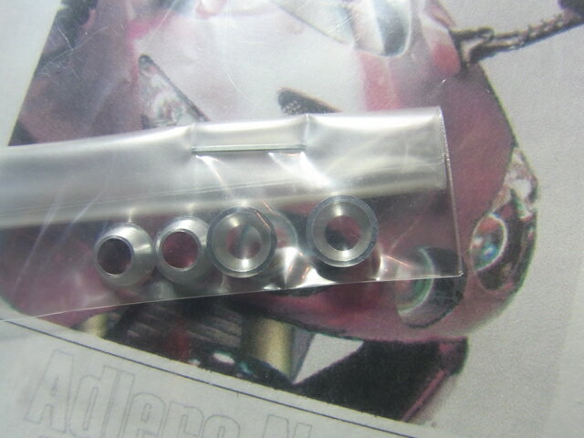 クラホビのアドラーズネスト　ZZR前照灯パック（T社 1/12 カワサキ ZZR1400）｜アングル2