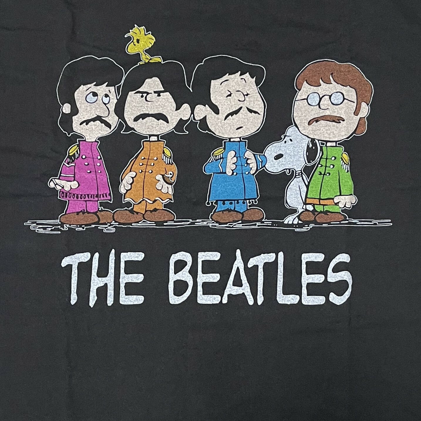 THE BEATLES SNOOPY ビートルズ スヌーピー コラボ Tシャツ PEANUTS バンドT ロックT キャラクターT 半袖 メンズ レディース ブラック 黒 プリント ストリート 古着風 人気 おしゃれ ユニセックス 春夏 送料無料 音楽 ファン必見 コレクター ギフトにもおすすめ ABBEY ROAD 3