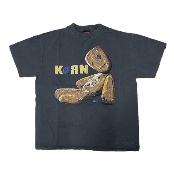 Rakuten - Korn コーン Tシャツ 1999 Issues バンドT ロックT メタルT 半袖 メンズ XL ブラック 黒 両面プリント アルバム デザイン ストリート 古着風 ヴィンテージ風 90s 人気 おしゃれ ユニセックス 春夏 送料無料 音楽 ファン必見 コレクター ギフトにもおすすめ