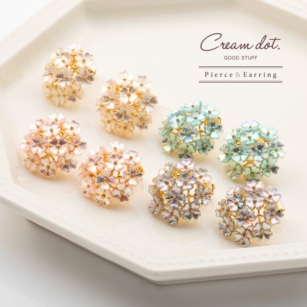 【ゆうパケット送料無料】 選べる ピアス イヤリング レディース シリコンカバー ブーケ 花 フラワー パヴェ 大ぶり ネジ式 大人 上品 結婚式 お呼ばれ エ...