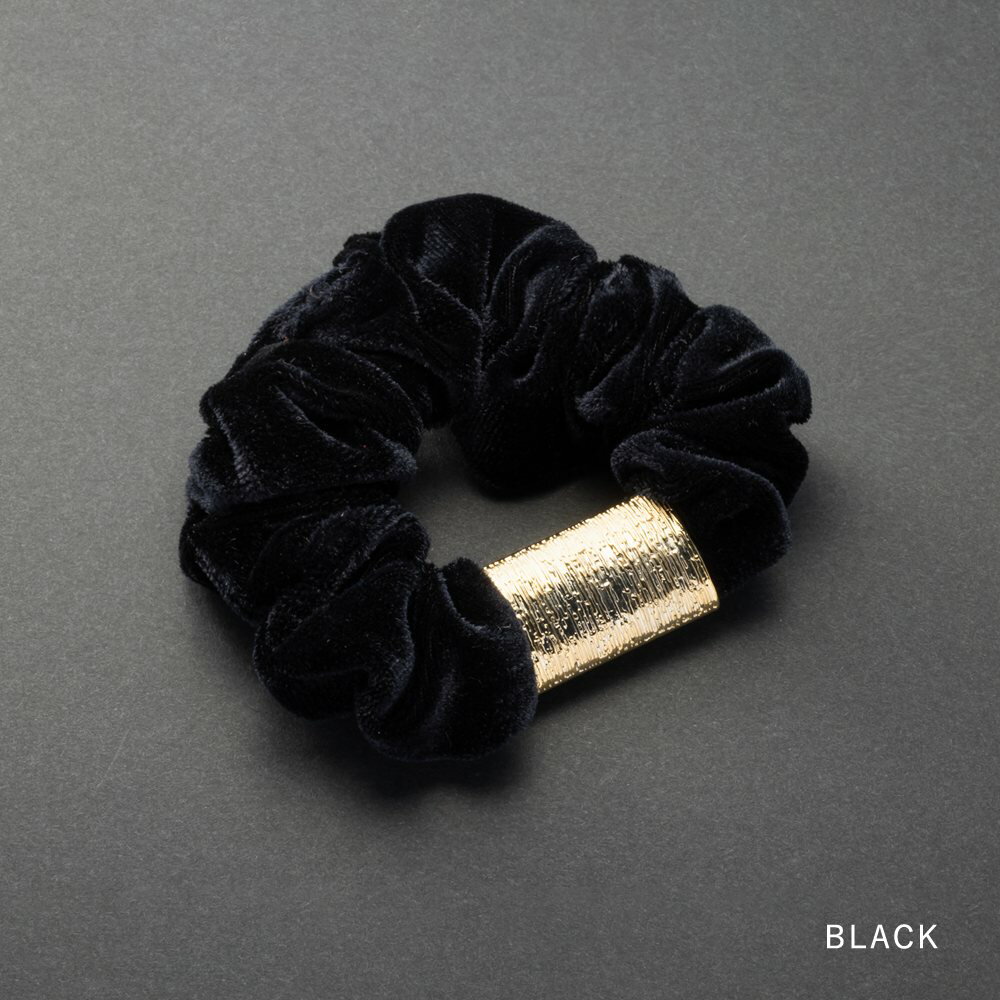 【2点10%OFF★クーポン配布中】 シュシュ ヘアゴム ベロア メタル 凹凸加工 ベルベット 小さめ ヘアアクセサリー 髪留め まとめ髪 光沢感 大人 ブラック ベージュ ネイビー
