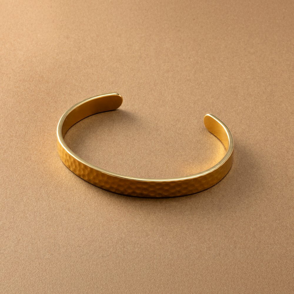 【ゆうパケット送料無料】 ステンレス製 バングル 金属アレルギー つけっぱなし サージカルステンレス レディース たたき加工 凸凹 メタル ブレスレット 大人 ...