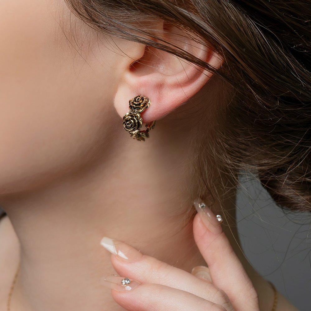 【ゆうパケットOK】 イヤリング フープイヤリング レディース フラワー ローズ メタル アンティーク調 立体的 シリコンカバー クリップ式 大人 ゴールド シ...