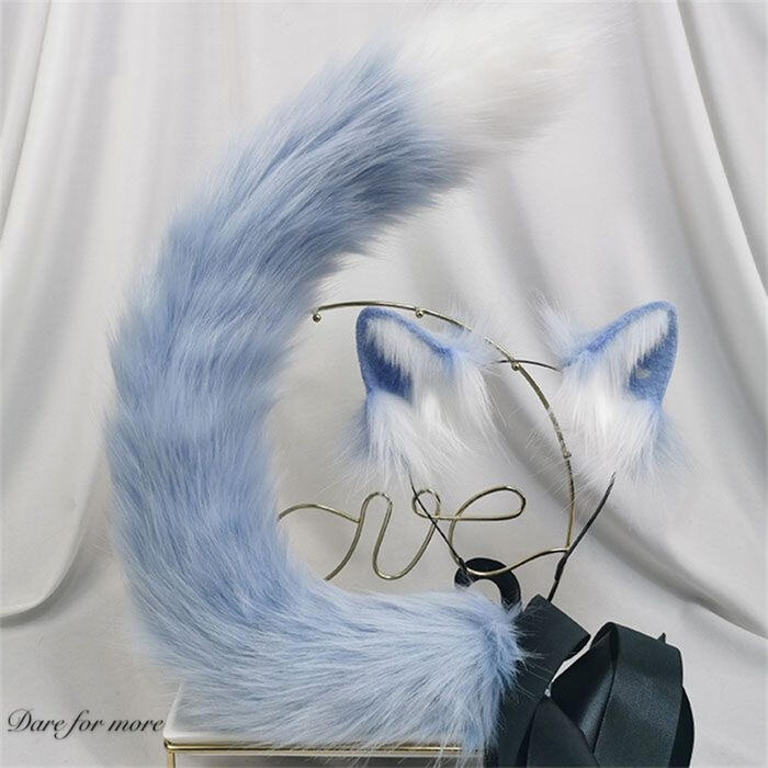 アイスブルーとホワイトが特徴的な猫のお耳としっぽ♪ モコモコでとってもキュートなアイテムです！ ハンドメイドですので、リアルで繊細に作られています。 コスプレやロリータファッションなどのコーディネートにぴったり！ 猫の耳としっぽは折り曲げることができます。 しっぽにはベルトが付いていて、ウエストで結んで使用できます。 水洗い不可ですが、くしで軽くとかしてお手入れできます。 細かい毛が抜ける場合がありますが、正常な商品です。 こちらの商品とは別に、ブラック＆ホワイトもございます。商品番号：A160102 注：ハンドメイドの跡がみられる場合がございます。 制作時期により、写真と若干違いが生じる場合がございます、ご了承ください。 注： こちらの商品の耳は染められたものですので、色移りしやすいです。 ご使用の際、服などと一緒に置かないようにご注意ください。 尻尾は素材の本来の色となりますので、問題ございません。 ◆商品名： 猫 ロリータ ねこ耳 モコモコ しっぽ リアル ヘアバンド ヘア飾り カチューシャ 小物 かわいい コスプレ 甘ロリ 衣装 ハントメイド ねこ お耳 尾 ふわふわ ゆめかわいい ハロウィン コスチューム パフォーマンス cosplay メイド服 アニマル ロリータ ロリィタ 仮装 ◆カラー： 耳 アイスブルー しっぽ アイスブルー ◆サイズ(単位cm): フリーサイズ サイズ 耳の高さ しっぽの長さ フリーサイズ 6 70 ◆素材： ポリエステル ◆商品番号： A160101 関連キーワード ロリータ ゴスロリ ゴシック ロリィタ フェミニン 華ロリ 甘ロリ ゴシックロリータ 可愛い 小悪魔 ゆめかわいい ドレス 帽子 ヘッドドレス カチューシャ ヘアアクセサリー ロング レース フリル コスプレ コスチューム 学園祭 舞台 イベント ハロウィン ハロウィーン パフスリーブ レディース 麦わら キャップ ニット帽 日よけ猫 ロリータ ねこ耳 モコモコ しっぽ リアル ヘアバンド ヘア飾り カチューシャ 小物 かわいい コスプレ 甘ロリ 衣装 ハントメイド ねこ お耳 尾 ふわふわ ゆめかわいい ハロウィン コスチューム パフォーマンス cosplay メイド服 アニマル ロリータ ロリィタ 仮装 アイスブルー ホワイト ゴシックロリータ ロリータファッション