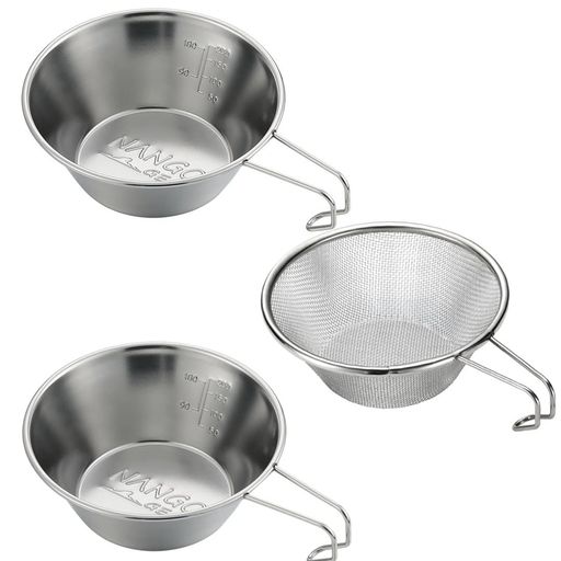 商品内容:シェラカップ 2点+シェラカップ型 ザル 使用サイズ:シェラカップ /(約)外径φ12cm、底部7.5cm、高さ4.5cm; ザル/(約)外径φ12.2cm、底部Φ7.3cm、高さ4.5cm" 重量:シェラカップ /(約)75g ;ザル/(約)50g 特徴:サビにくく、丈夫で衛生的な18-8ステンレス製。 片手ハンドル付きで積み重ねて使用・収納できます。 シェラカップ 満水容量:約310ml