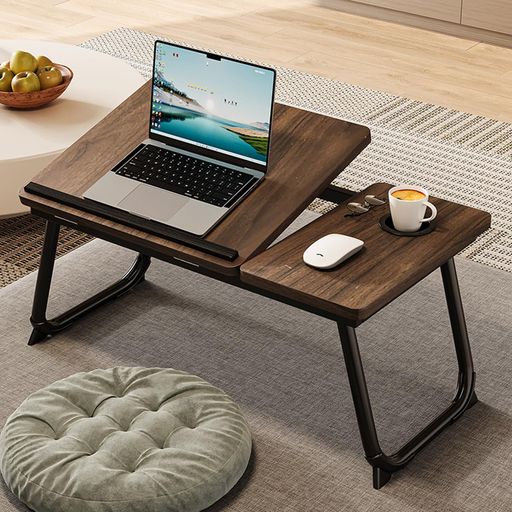 📖【コンパクトで高品質な折りたたみテーブル】サイズ:長55.5x幅32cmx高さ25cm(折り畳み厚約4.5cm)。重量2.3kgで耐荷重20kgの コンパクトで小さいテーブル。高品質HDF木製天板と頑丈なスチールフレーム脚部(完成品・組立不要)。省スペース設計の ミニテーブル 折り畳み として、一人暮らし の 机 小さい ニーズにもぴったりです。 📖【36°角度調整可能!快適オフィス/学習 テーブル】最大の特長!天板が0°~36°の間で5段階に角度調整可能。ノートパソコン、タブレット、雑誌、スマホの使用に最適な視野を確保。デスクワークや学習時の肩・首の負担を軽減し、快適な姿勢を保ちます。この便利な テーブル 折り畳み は、ホームオフィスやリモートワークの強い味方。 📖【頑丈安定&amp;お手入れ簡単なローテーブル】高剛性スチールフレームと脚部が天板をしっかり固定。底部には滑り止め付き保護パッドが4つ装備され、安定性抜群の ローテーブル です。メラミン樹脂加工の天板は、滑らかな質感で傷や汚れに強く、飲み物をこぼしてもサッと拭き取れ、お手入れがとても簡単。