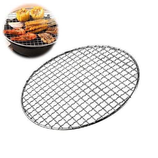 🥩【バーベキューネット丸網29.5cm】このバーベキューネットは、29.5cmの大きなラウンドデザインと溶接なしの一体成型により、安定した構造と十分なスペースを確保しています。肉、野菜、魚介類など、様々な食材を同時に焼くことができ、家族でのキャンプ、友人との集まり、その他複数人でのBBQのニーズに簡単に応えます。 🍢【耐熱素材】耐熱素材で作られたこのバーベキューネットは、炭火や直火の高温にも耐えることができ、キャンプ、屋外BBQ、業務用BBQスタンドなど、様々なシーンに適しています。炭火とガスの両方のグリルに対応しており、屋外BBQや業務用の作業に実用的なツールです。 🍗【滑らかでお手入れ簡単】バーベキューネットの滑らかでバリのない表面は、食べ物の残りカスが残りにくいです。食器洗い機で洗えます。毎日のお手入れは、軽くすすぐか食器洗い機に入れるだけで、素早く簡単に清潔になります。繰り返し使えるので、お手入れの時間と労力を節約できます。 🍡【軽量で持ち運びに便利】このバーベキューネットは軽量素材で作られており、シンプルなデザインです。