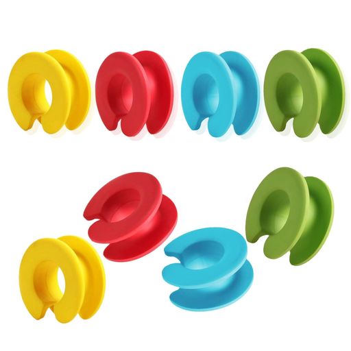 【商品詳細】​素材:シリコン​。サイズ:内径2.4cmx外径5cmx幅2.2cm​。セット内容:8個入り​。カラー:レッド、イエロー、グリーン、ブルー​。 【高品質シリコン素材】​滑りにくい優れたシリコン素材を採用ハンガーをしっかり固定!丈夫で耐久性に優れ、劣化しにくく長期間安心してご使用いただけます。​ 【超簡単使用方法】​ご使用中の物干し竿に取り付けてハンガーを置くだけ!取り付け・取り外しも力をかけず簡単に操作できます。物干し竿から長期間取り外さない場合、結束バンドで更に強固に固定することも可能です。​ 【幅広い使用シーン】​室内・室外のあらゆる物干し竿に対応!結束バンドで固定すれば更に安定感UP!衣類をきちんと仕切って重なりを防ぎ、全ての衣類に均等に日光を浴びせることができます。 【8個セットで大容量対応!】​たくさんの洗濯物に対応できる8個セットは、便利で実用的!カラフルなデザインで見た目も可愛く、ちょっとした贈