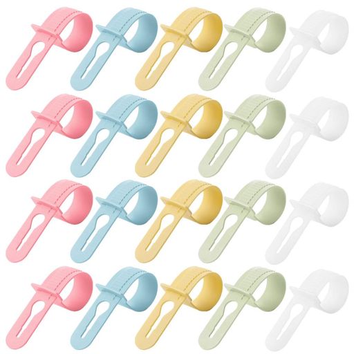 【商品紹介】これはABSプラスチック製の衣類固定ストラップで、ピンク、ブルー、イエロー、グリーン、ホワイトの5色が各4個ずつ入り、計20個のセットです。衣類を衣鈎にしっかりと固定するための便利なアイテムです。 【商品サイズ】全長17.2cm、幅2cm、セット重量は120gで、持ち運びやすいコンパクトサイズです。 【製品の特徴】精密なリングランプ設計で、しっかりと固定でき、がたつかない。鋸歯調整設計により、調整が便利。エッジが細かく研磨され、滑らかで欠陥がない。何度も繰り返し使用でき、耐久性があり、曲げても形が変わらない。 【使用方法】まず、空きスペースに合わせます。次に、伸ばして引き伸ばし、はめ込んでください。最後に、カードスロットを最適な位置に調整してください。細い衣鈎や太い衣鈎にも対応できます。 【製品の材質】ABSプラスチックで作られており、密度が高く、品質が優れる。環境にやさしく、無毒無害。