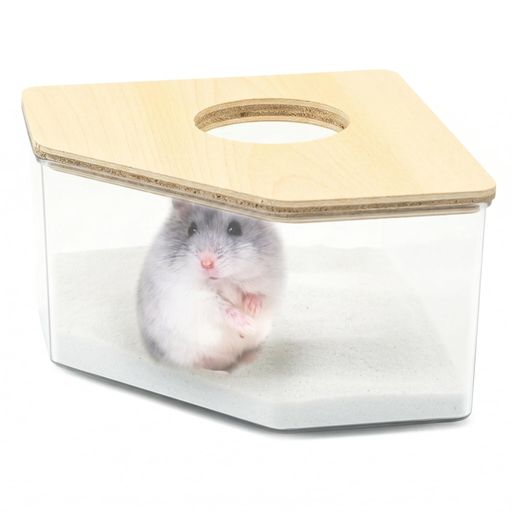 行動 砂浴び場としてもトイレとしても使える便利なデザイン。透明で中の様子が見やすく、お掃除も簡単。ハムスターが毎日を快適に過ごせます 省スペースで角にもぴったりフィット ケージの隅にすっきり収まるデザイン。限られたスペースを有効活用でき、ハムスターに快適な砂浴び・トイレ空間を提供します 出入りしやすく砂が飛び散りにくい 丸い入口からスムーズに出入りでき、容器の高さで砂の飛び散りを防止。ケージ内を清潔に保ちやすい設計です 簡単に使えるハムスター用砂浴びボックス 砂を入れるだけですぐに使用可能。入口も広く、ハムスターが出入りしやすい設計です。透明容器でお世話がしやすく、毎日の管理もラクラク