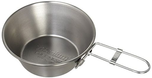 サイズ:径11cmx高さ4.5cm 本体重量:60g 容量:310ml 食洗機対応:可 アウトドアの定番、万能アイテムのシェラカップがチタンで軽量になりました。 ハンドルが折りたたみ式でコンパクトになるため、クッカーセットなどにスタッキングできます。 また、ハンドルにはスライド式ストッパーが付いているので、安定感があります。