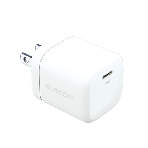 USB Power Deliveryに対応したUSB Type-C(TM)(USB-C(TM))ポートを搭載し、対応するノートパソコンやスマートフォン、タブレットなどを超高速充電できます。 GaN(窒化ガリウム)を採用した小型で軽量、かつ高出力なUSB AC充電器です。 GaN(窒化ガリウム)とは従来のシリコンと比べると発熱を抑える事が出来る材料で、製品の小型化及び軽量化が可能となりました。 手のひらにすっぽり隠れるほど小さく(約42mmx35mmx35mm)、軽量(約69g)なので外出や出張などの際の持ち運びに便利です。 USB Power Delivery(パワーデリバリー)とは、アダプターと接続機器間で情報をやり取りすることで、その機器間における適した電力を選択し、高速充電を実現するUSB規格です。 ※本製品の出力は45Wです。 端末に応じて出力が5V/3A、9V/3A、15V/3A、20V/2.25Aと可変し、iPhoneなどのスマートフォンから、iPad Airなどタブレット端末、Windowsなどのノートパソコンまで幅広く高速充電できます。