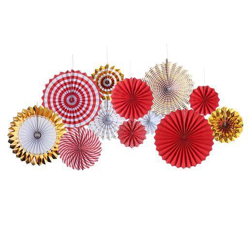 【商品仕様】サイズ:直径約20cm/25cm/30cm/40cm パッケージ内容:ペーパーファン12点セット(ゴールド6点+レッド6点) 【豪華な12点セット】ゴールドとレッドの2色、4サイズのバリエーションで、立体的で華やかな飾りつけが叶います。組み合わせ自由で、お好みの空間を演出いただけます。 【簡単設置ですぐ飾れる】各ペーパーファンには両面テープ付き。面倒な準備は不要で、開いて貼るだけ。お子様と一緒でも、飾り付けが苦手な方でも、簡単に素敵な空間を作れます。 【繰り返し使える】厚手の紙を使用しているため、型崩れしにくく耐久性に優れています。シーズンが終わっても丁寧に保管すれば、翌年も繰り返しご使用いただけます。 【さまざまな用途】結婚式や記念日パーティー、新年会など、クリスマス以外の様々なイベントの装飾にもお使いいただけ、長く愛用できるアイテムです。