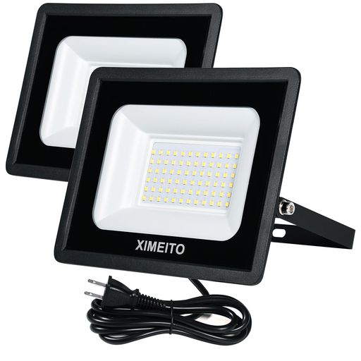 ガーデン 【規格】:「薄型LED投光器」 電圧:100-240V 定格周波数:50/60Hz、消費電力:50w、ケーブル長:1.8m、チップ:SMD チップ、広角照射:120°、光束:6000ルーメン(600w相当) 、色温度6500K(昼光色)、 演色性:Ra≧80、防塵防水:IP66 、サイズ:195*150mm 【IP66防水&amp;省エネ&amp;長寿命】IP66高防水防塵仕様で、水などの浸入を有効に防がせ、屋外ウォール、アウトドアなど雨がよく降られ場所に取り付けても安心ご利用できます。車庫、庭、夜釣り、トンネル、ガレージ、工事現場、舞台照明、屋外照明、BBQ、ガソリンスタンド、夜間イベントなどに最適!消費電力は蛍光灯の約半分!お使いの場所全体を美しく照らす同時に、電気代も抑えられます!設計寿命も一般的なLEDより長めで50,000時間以上も超えています。 【1.8mコード付き&amp;高放熱構造】従来品よりコードの長さを1.8mに改良して、設置時の自由度を高めることができ、led投光器の設置範囲が広くなります。