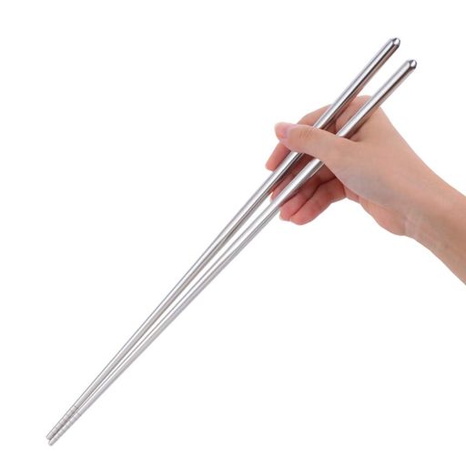 サイズ:全長36cm 重量54g 素材:18-8ステンレス(SUS304) 包装:菜箸 1膳 素材特徴:ステンレス菜ばしは、耐久性に優れ、錆びにくく、洗いやすく、衛生的で、長持ちできる。 デザイン特徴:四角形状の菜箸は、コロコロと転がらない。箸先が滑り止め加工され、掴みやすい。