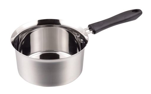 製品サイズ:(約)全長300x幅160x高さ85mm、鍋の縁の高さ78mm 製品重量:(約)400g 材質:本体/ステンレス鋼、取っ手/フェノール樹脂(耐熱温度150度) 原産国:日本 底の厚さ:1.0mm 満水容量:1.2L