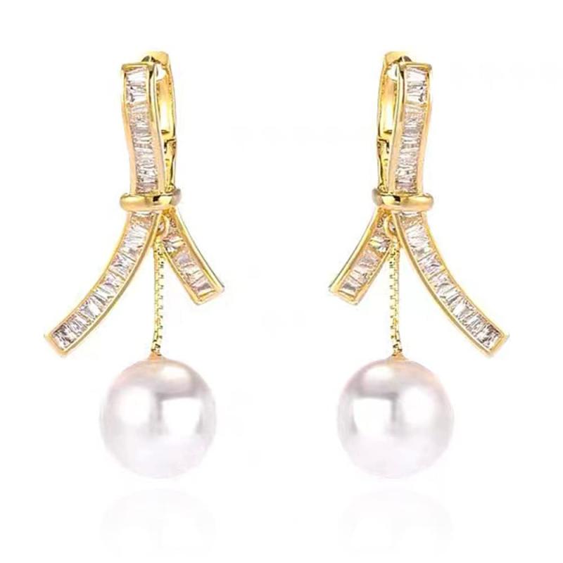 MOUP揺れるパールジルコニアピアス レディース 人気 金属アレルギー対応 リング ピアス 18金 つけっぱなし ゆれる 大人イヤリング 耳飾り…