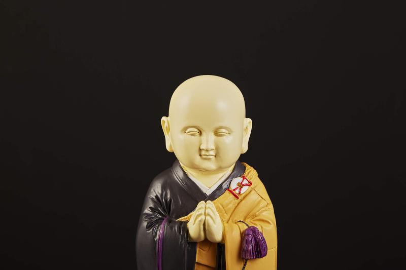 エスワールド 我が家のお坊さん(袈裟タイプ) 般若心経 本体部:約 8.5 × 8.5 × 20.5 cm、土台部:約 8 × 10 × 4 cm creativeglobal01-10073808 クリエイティブグローバル サンプル画像3