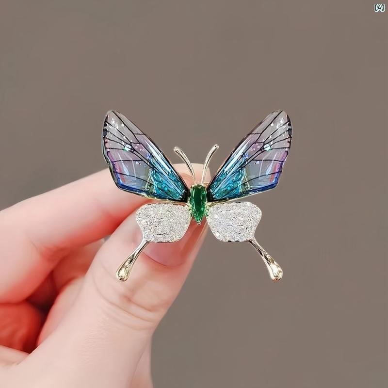 ブローチ 蝶 モチーフ 昆虫 透明 アクリル 翼 高級感 ファッション アクセサリー 服装 ピン 胸花 スタイル 軽量 透明感 装飾 ピン タイプ