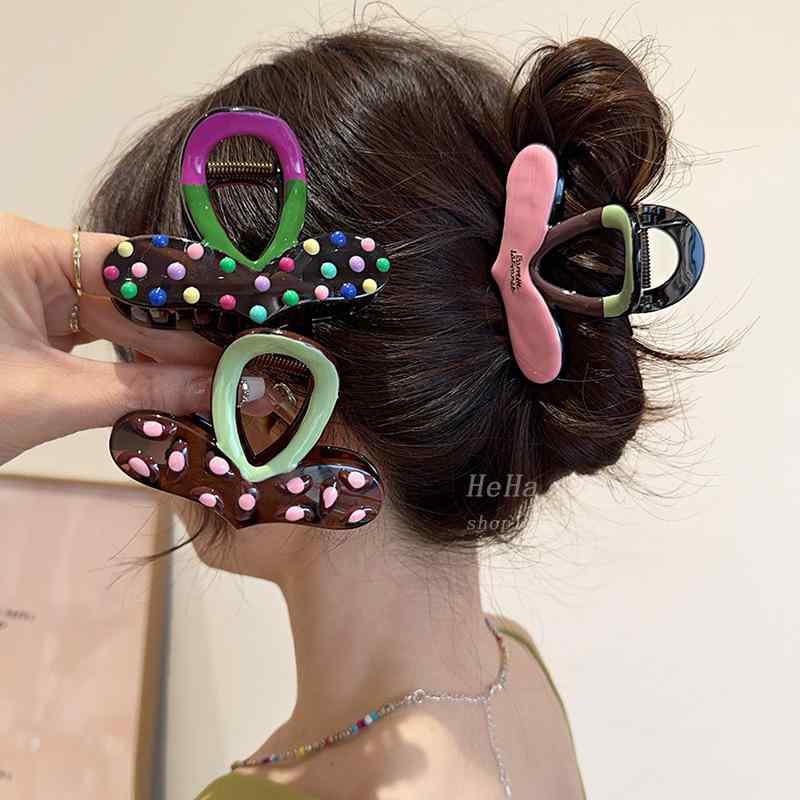 ヘアクリップ 女性用 ピンク ハート型 釉薬仕上げ サメクリップ 後頭部用 アップヘア 高級感 爽やか かわいい 髪飾り シンプル 日常使い