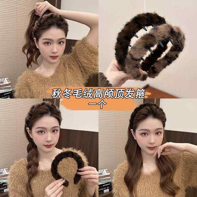 Rakuten - ヘアバンド レディース 秋冬 ヒョウ柄 ファー 高級感 スタイリッシュ ファッション 髪押さえ 頭頂ボリュームアップ ヘアアクセサリー 暖か素材