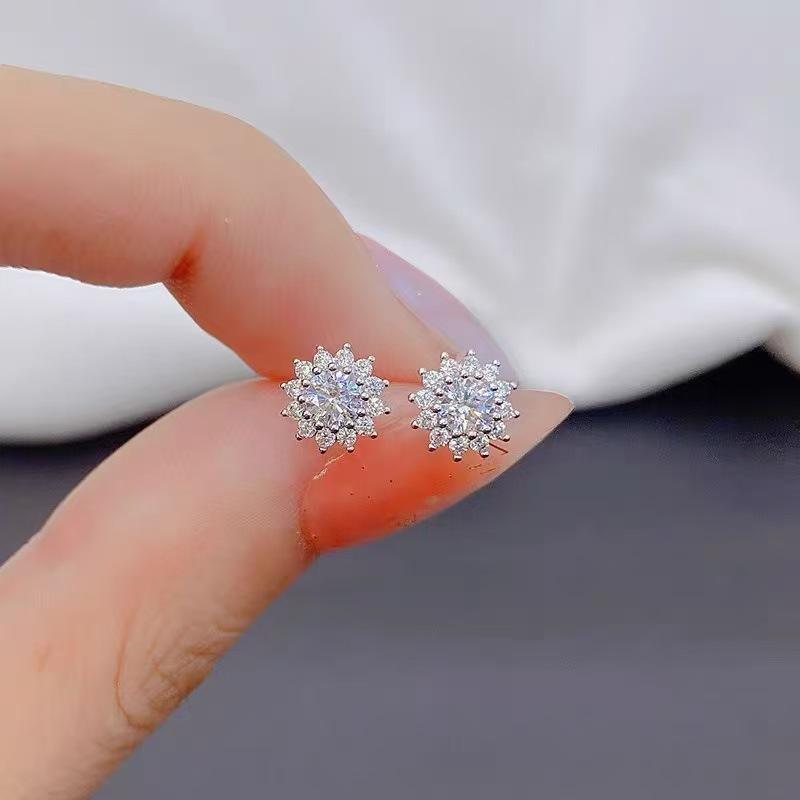 ピアス ユニセックス 太陽花モチーフ 925銀 モサンストーン スタッド 金属アレルギ...