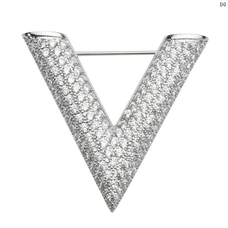 女性用 ブローチ ジルコニア 大V型 シンプル 韓国 ファッション ピン カーディガン ショール ボタン スーツ アクセサリー 胸花 装飾 衣類 コーディネート 日常使い 軽量 輝き スタイリッシュ
