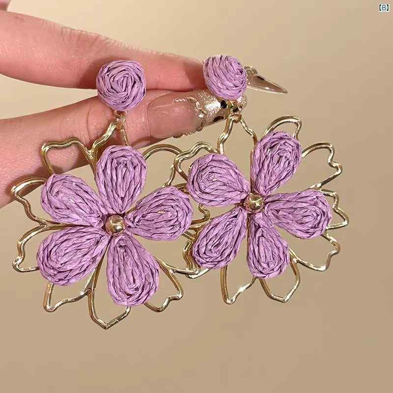 クリエイティブグローバルのピアス レディース アクセサリー 花 フラワー 編み込み 花モチーフ 軽い 軽量 スパンコール タッセル 揺れる 耳飾り ジュエリー ゴージャス 高級感 リゾート デート お出かけ 大人かわいい おしゃれ エレガント カジュアル パーティー イベント 華｜アングル3