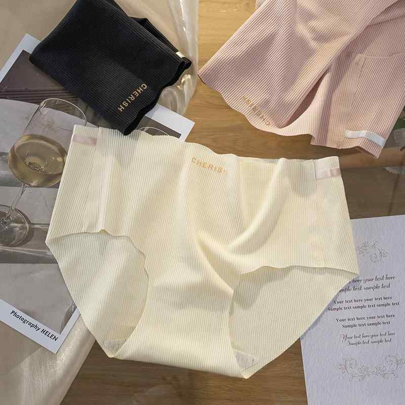 ショーツ レディース 大きいサイズ 下着 パンツ 三角ショーツ 綿 コットン 快適 無縫製 シームレス 伸縮性 体型カバー お腹周り 細見え 着痩せ ゆったり 無地 シンプル 通気性 抗菌 インナー 普段使い アンダーウェア 吸湿速乾 締め付けない デイ