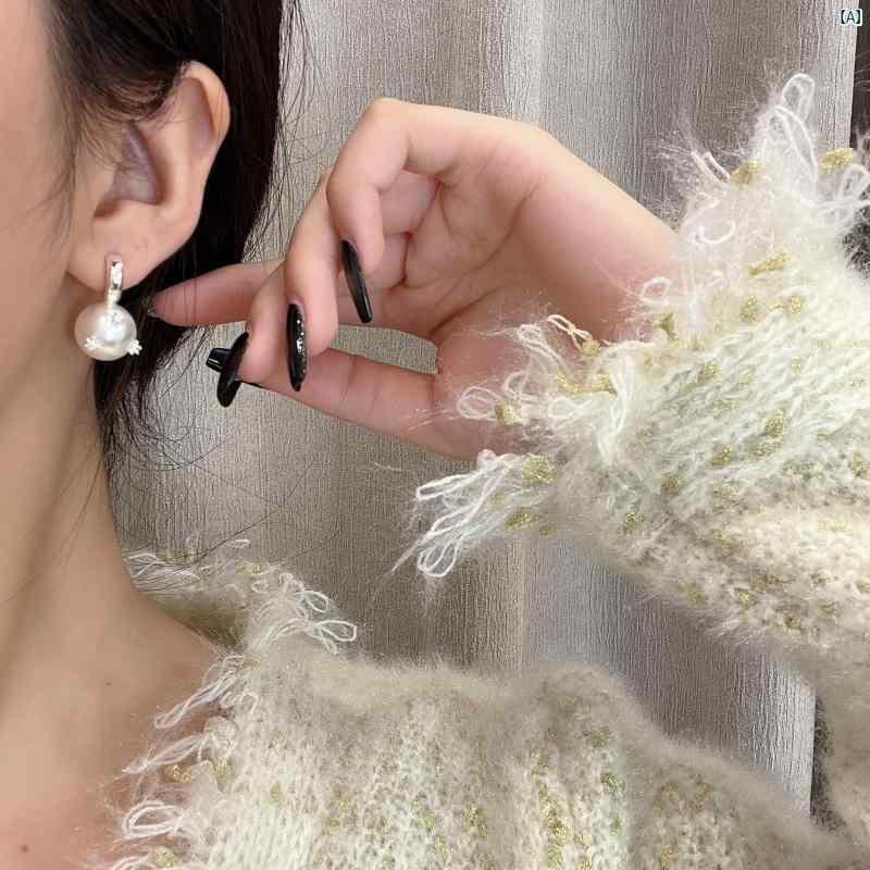 クリエイティブグローバルのピアス レディース 星モチーフ パール レトロ クラシック オードリーヘプバーン風 星芒 ビジュー ジルコニア エレガント 上品 高級感 揺れるタイプ シンプル かわいい 小ぶり 小さめ デイリー使い カジュアル パーティー お呼ばれ 普段使い 通勤 通｜アングル2