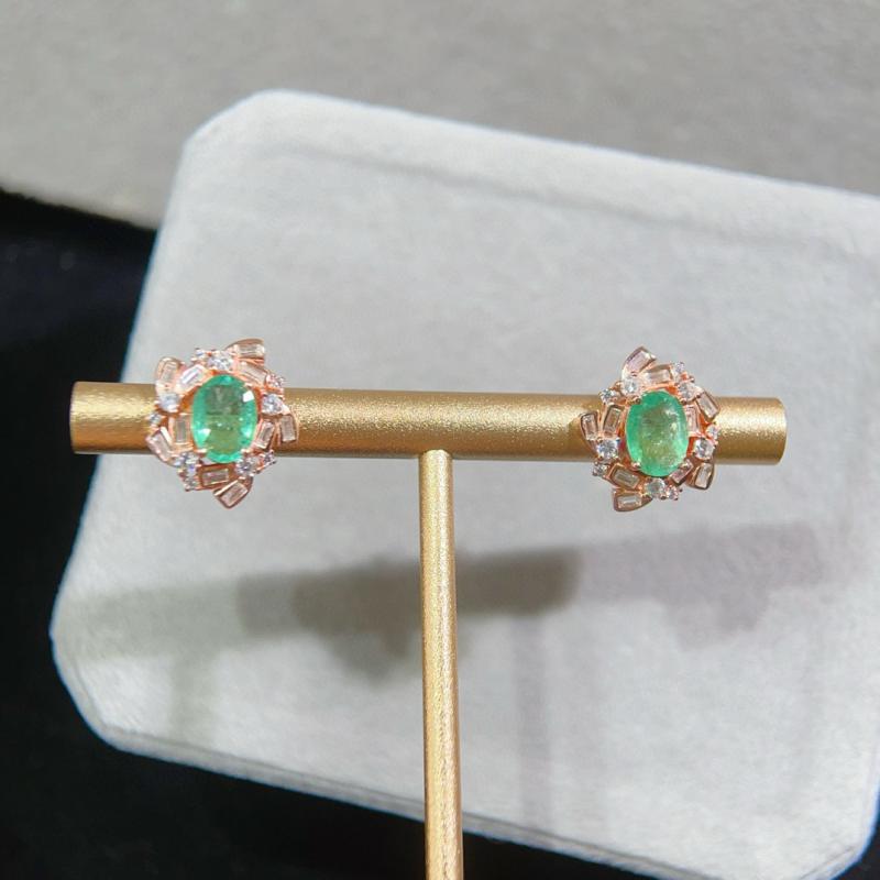 ピアス レディース アクセサリー ジュエリー 天然コロンビア産エメラルド 5×7mm 925純銀 シルバー 精巧細工 華奢 高級感 上品 大人かわいい シンプル スタッドピアス デイリーユース パーティー用 ギフト 贈り物 オフィス カジュアル ファッシ
