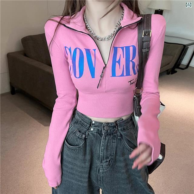 クリエイティブグローバルの長袖Tシャツ レディース 秋物 トップス カットソー ショート丈 ハイウエスト タイト フィット感 スリム 韓国風 おしゃれ クルーネック 英字プリント ジップアップ カジュアル 通年 無地 シンプル 重ね着 デイリーユース インナー 肌触り ストレッチ｜アングル2