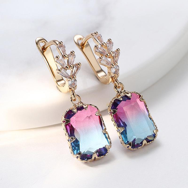 ピアス レディース アクセサリー ジルコニア 宝石風 スクエア型 耳飾り 耳元 おしゃれ かわいい 華やか 上品 高級感 輝き 四角形 大ぶり 耳環 イヤリング ジュエリー デイリー カジュアル パーティー 結婚式 オフィス 通勤用 ギフト プレゼント き