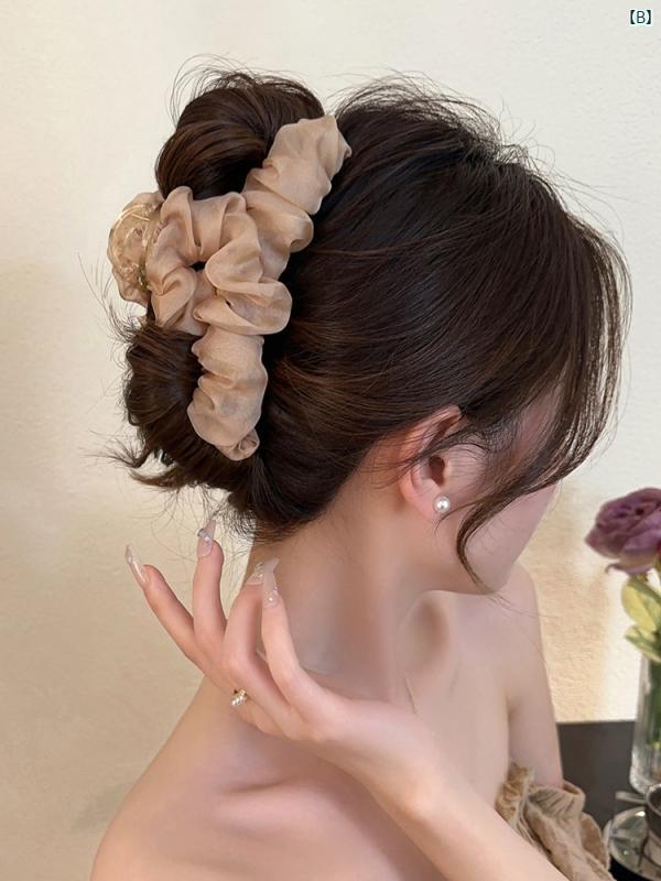 クリエイティブグローバルのヘアクリップ レディース 髪留め 髪飾り バンスクリップ 高級感 網目状 シャーリング シースルー素材 夏用 春夏 お団子ヘア ハーフアップ ヘアアレンジ おしゃれ かわいい 大人かわいい 上品 華やか まとめ髪 安定感 ズレにくい ヘアアクセサリー 普｜アングル3
