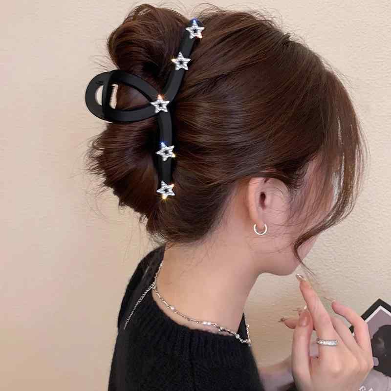 ヘアクリップ レディース ヘアアクセサリー バンスクリップ 髪留め 髪飾り 髪型 アレンジ まとめ髪 スター モチーフ キラキラ ジルコニア 装飾 マット 質感 ベルベット 素材 起毛 高級感 抜群 滑り止め 挟む だけ 簡単 ヘアアレンジ おしゃれ か