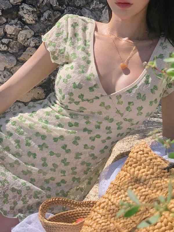 ワンピース水着 レディース 体型カバー 大きいサイズ ゆったり 花柄 パフスリーブ フレンチ風 体系カバー 着痩せ 細見え お腹周り 二の腕カバー 高級感 韓国風 フェミニン オトナ女子 大人かわいい スイムウェア ビーチウェア 海 プール リゾート 温