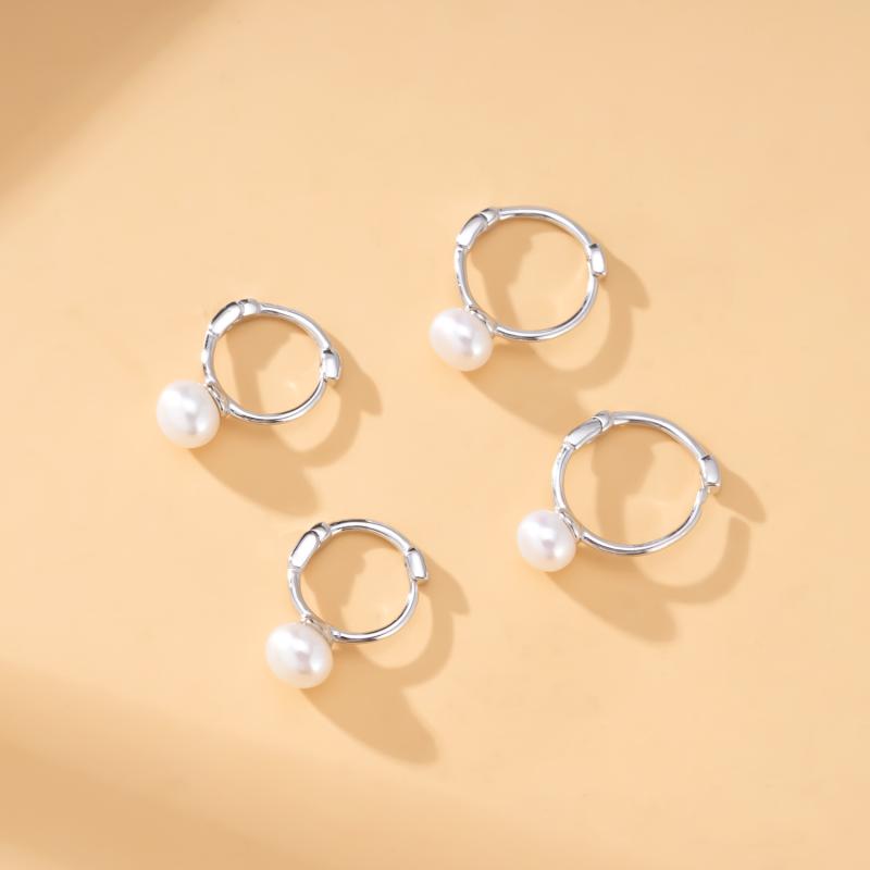 ピアス レディース 天然淡水パール S925シルバー リング フープ 小ぶり 揺れる アクセサリー シルバー ゴールド 高級感 ファッション おしゃれ かわいい 大人女子 上品 結婚式 お呼ばれ パーティー ギフト プレゼント ジュエリー デイリー カジ