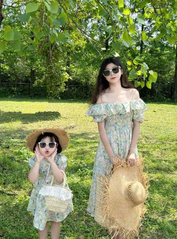 ワンピース 親子 ペアルック レディース キッズ 子供 母娘 リンクコーデ ビーチドレス ロング丈 Aライン 花柄 綿素材 ビーチウェア サマー リゾート 普段使い おでかけ カジュアル フェミニン A類生地 柔らかい 吸湿性 通気性 肌触り良い ウエス