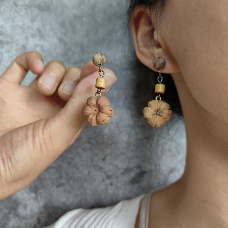 ピアス レディース アクセサリー 植物 モチーフ 民族風 エスニック 個性派 耳飾り かぼちゃ 算盤玉 レトロ 文学風 高級感 おしゃれ デザイン ギフト 贈り物 カジュアル オシャレ 普段使い お出かけ 上品 かわいい イヤリング