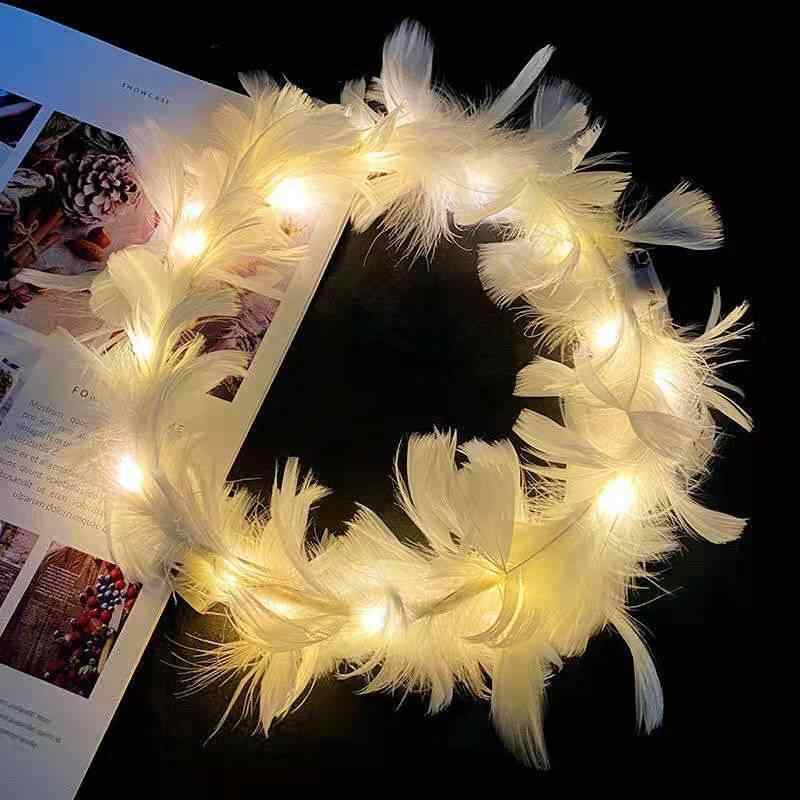 ヘアアクセサリー レディース カチューシャ 光る 羽根 花冠 髪飾り LED ライトアップ フェザー パーティー イベント ライブ 街歩き おしゃれ かわいい 目立つ インスタ映え グッズ お祭り 文化祭 演出 小道具 余興 イルミネーション デコレーシ