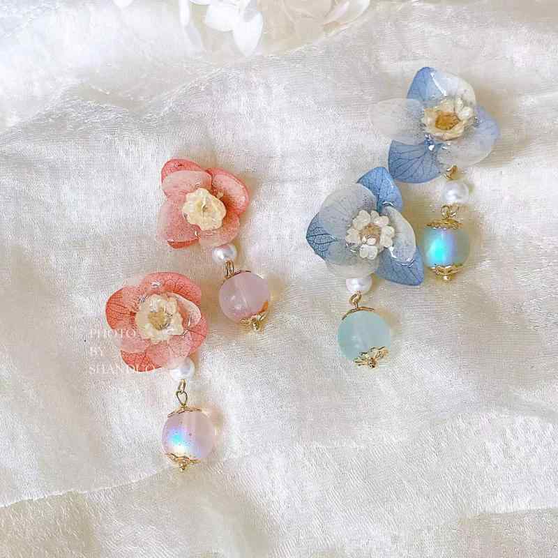 ピアス レディース ハンドメイド あじさい フラワーモチーフ アクセサリー 耳飾り 揺れる 新中式 レトロ ヴィンテージ風 おしゃれ かわいい イヤリング ジュエリー 華奢 上品 大人かわいい 大人カジュアル デイリー お出かけ パーティー ギフト 贈り