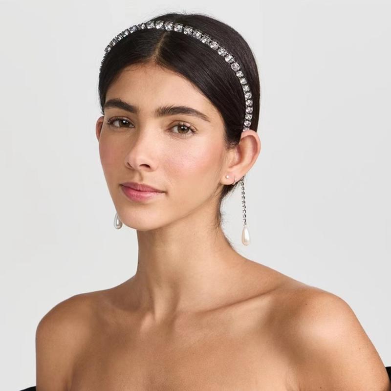 カチューシャ レディース シンプル カジュアル パール 髪飾り ヘアアクセサリー ストーン ビジュー ビジュー付き 輝き キラキラ きらきら おしゃれ かわいい 上品 大人かわいい 韓国 韓国 フェミニン ガーリー 華やか きれいめ エレガント 普段使い