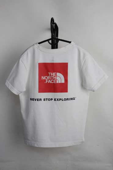 樂天商城 - ザ ノースフェイス Tシャツ【中古】【キッズ】【子供服】THE NORTH FACE スクエアーロゴ【130】【古着】キャンプ アウトドア 男の子 男子 女の子 女子 おしゃれ オシャレ アメカジ 公園 通学 保育園 遊び 6歳 7歳 8歳 NTJ81827