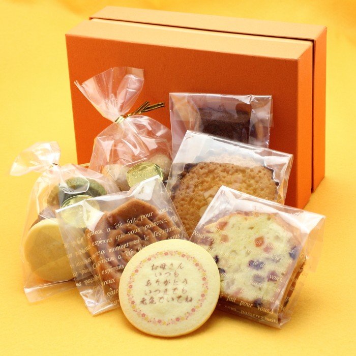【送料込み】母の日メッセージ入りクッキーと焼き菓子6種類セット