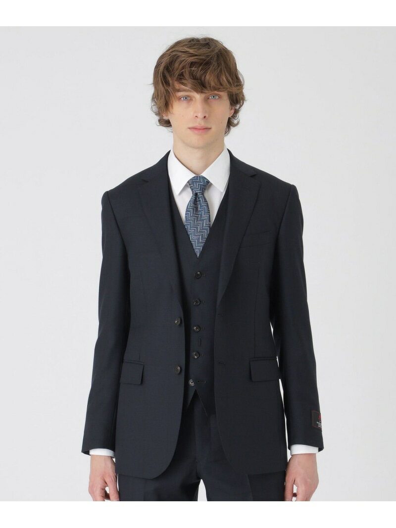 【予約商品について】 ※「先行予約販売中」「予約販売中」をご注文の際は予約商品についてをご確認ください。■重要なお知らせ※ 当店では、ギフト配送サービス及びラッピングサービスを行っておりません。ラッピング・ギフト配送について同時に複数の商品を注文された場合メーカー希望小売価格について置き配についてご利用ガイドBLUE LABEL / BLACK LABEL CRESTBRIDGE（ブルーレーベル / ブラックレーベル・クレストブリッジ）MIYUKI TOPネイビーシャドーグレンチェックスリーピーススーツ【オリジナルトップネイビーカラーのシャドーグレンチェックスーツ】胸からウエストにかけてシェイプした、立体的で美しいシルエットが特徴の「MODERNCOMFORTFIT」モデルのネイビーシャドーグレンチェックスーツ。肩に馴染む丸みのあるショルダーラインは、軽くて快適な着用感を実現しています。本格的な本台場仕様に加え、ジャカードで表現したブランドロゴの裏地やロゴを刻印した本水牛釦を使用した拘りの逸品です。アイコニックなクレストブリッジチェックを見返し端のパイピングやマーベルトに使用した付加価値の高い1着です。日本で最も長い歴史のあるスーツ生地メーカーである御幸毛織の別注素材を使用しています。6色の綿の配合でトップ染めする事で、光の当たり方で幾重にも表情を変化させる独特の色に仕上げた、他には無い深い色合いのオリジナル素材です。美しい光沢としなやかな風合いを併せ持った素材です。型番：51H31510R--28-36 NN1941【採寸】サイズ着丈肩幅胸囲袖丈裄丈総丈ウエストヒップ股上股下わたり幅袖丈ベスト:着丈肩幅胸囲36R69cm43cm100cm58cm79.5cm118cm78cm96cm24cm94cm31cm18cm---38R71cm44cm102cm60cm82cm119cm80cm98cm25cm94cm32cm18.5cm---40R73cm45cm104cm62cm84.5cm119cm82cm100cm25cm94cm33cm19cm---商品のサイズについて【商品詳細】上着/組下　日本製ベスト　ベトナム製素材：上衣 表地 羊毛100% 裏地 キュプラ 組下 表地 羊毛100% 裏地 ポリエステル ベスト 表地 前身 羊毛100% 後身 キュプラ55% ポリエステル45% 裏地 キュプラサイズ：36R、38R、40R※画面上と実物では多少色具合が異なって見える場合もございます。ご了承ください。商品のカラーについてこの商品はセール商品のため返品・交換対象外です詳細はこちら >>