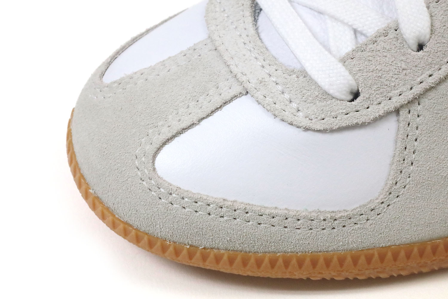 アディダス　オリジナルス　BW アーミー　フットウェアホワイト/フットウェアホワイト/チョークホワイト　adidas　Originals　BW ARMY　JR2002　FTWWHT/FTWWHT/CWHITE