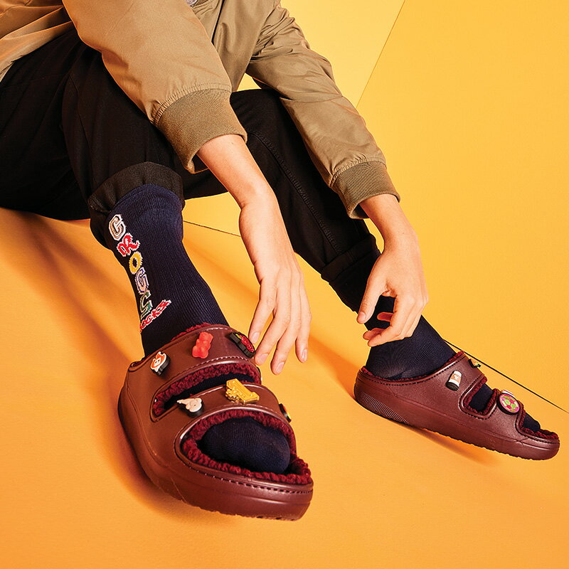 クロックス メンズ レディース サンダル CROCS クラシック コージー サンダル Clas...